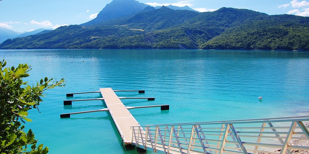 Serre-Ponçon, le spot parfait pour le bateau